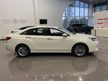 Купить Venucia D60 Plus Белый 1.6 CVT (122 л.с.) от 1600000 ₽. в Краснодаре